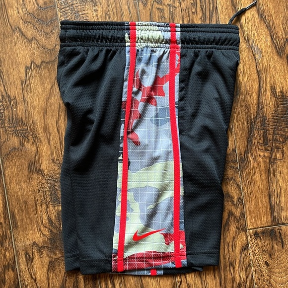 NWT!! Nike 3Brand shorts, size small - Picture 7 of 10